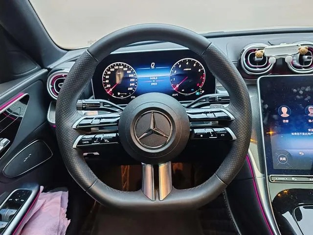 Mercedes-Benz C-Class 2023 C 260 L Sports version interior photo 12 Mercedes-Benz C-Class 2023 C 260 L Sports version interior photo 12