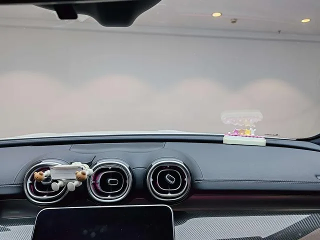 Mercedes-Benz C-Class 2023 C 260 L Sports version interior photo 15 Mercedes-Benz C-Class 2023 C 260 L Sports version interior photo 15