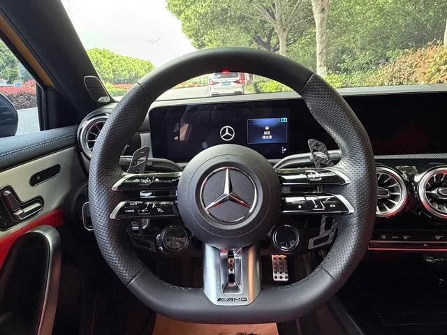 Mercedes-Benz Mercedes-AMG A-Class 2024 AMG A 35 4MATIC exterior foto 4 Mercedes-Benz Mercedes-AMG A-Class 2024 AMG A 35 4MATIC exterior foto 4