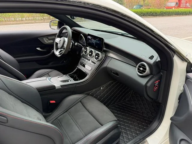 Mercedes-Benz C-Class 2022 Restyling C 260 Coupe interior photo 11 Mercedes-Benz C-Class 2022 Restyling C 260 Coupe interior photo 11