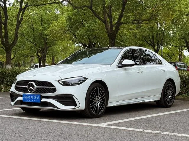 Mercedes-Benz C-Class 2024 C 260 L Sports version exterior photo 1 Mercedes-Benz C-Class 2024 C 260 L Sports version exterior photo 1