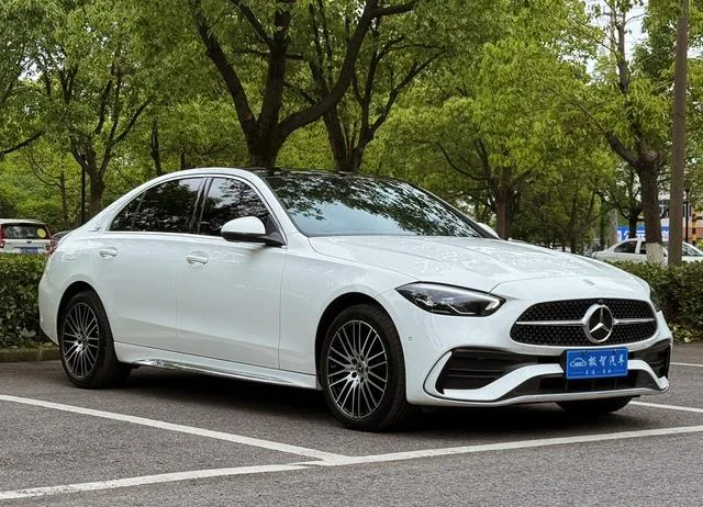 Mercedes-Benz C-Class 2024 C 260 L Sports version exterior photo 3 Mercedes-Benz C-Class 2024 C 260 L Sports version exterior photo 3