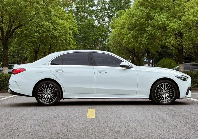 Mercedes-Benz C-Class 2024 C 260 L Sports version exterior photo 4 Mercedes-Benz C-Class 2024 C 260 L Sports version exterior photo 4