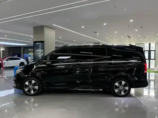 Mercedes-Benz V-Class 2022 V 260 Premium Edition exterior photo 3