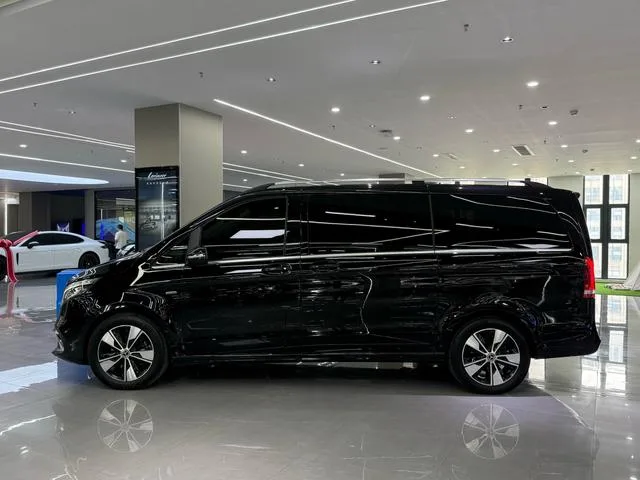 Mercedes-Benz V-Class 2022 V 260 Premium Edition exterior photo 3