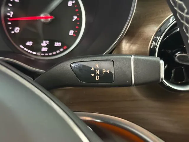 Mercedes-Benz V-Class 2022 V 260 Premium Edition exterior photo 7