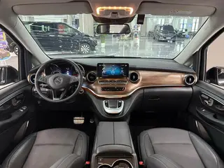 Mercedes-Benz V-Class 2022 V 260 Premium Edition interior photo 17