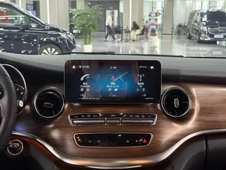 Mercedes-Benz V-Class 2022 V 260 Premium Edition interior photo 18