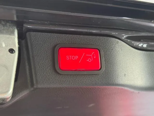 Mercedes-Benz V-Class 2022 V 260 Premium Edition interior photo 19