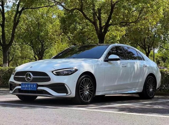 Mercedes-Benz C-Class 2025 Restyling C 260 L Sports version exterior photo 1 Mercedes-Benz C-Class 2025 Restyling C 260 L Sports version exterior photo 1