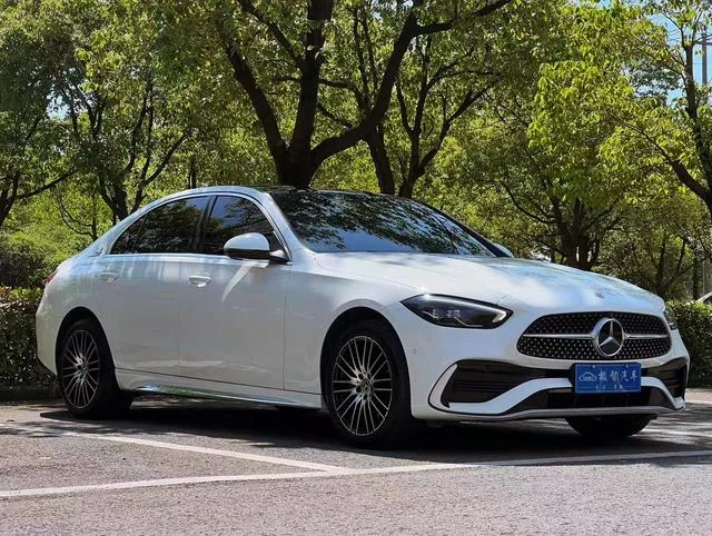 Mercedes-Benz C-Class 2025 Restyling C 260 L Sports version exterior photo 3 Mercedes-Benz C-Class 2025 Restyling C 260 L Sports version exterior photo 3
