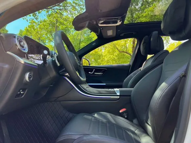 Mercedes-Benz C-Class 2025 Restyling C 260 L Sports version interior photo 11 Mercedes-Benz C-Class 2025 Restyling C 260 L Sports version interior photo 11