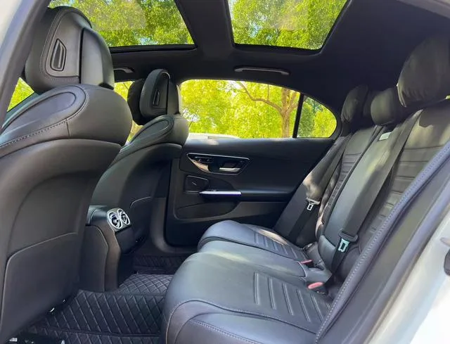 Mercedes-Benz C-Class 2025 Restyling C 260 L Sports version interior photo 12 Mercedes-Benz C-Class 2025 Restyling C 260 L Sports version interior photo 12