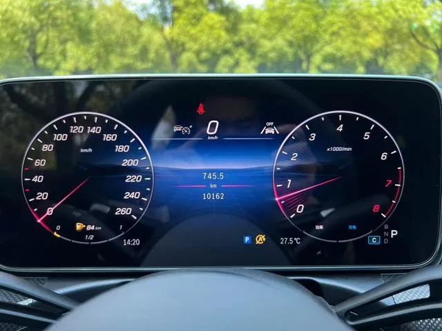 Mercedes-Benz C-Class 2025 Restyling C 260 L Sports version interior photo 15 Mercedes-Benz C-Class 2025 Restyling C 260 L Sports version interior photo 15