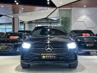 Mercedes-Benz GLC Coupe 2023 GLC 260 4MATIC coupe SUV exterior photo 2