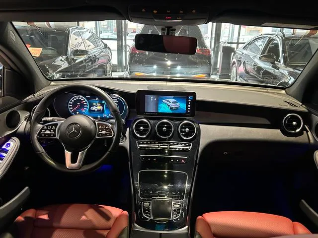 Mercedes-Benz GLC Coupe 2023 GLC 260 4MATIC coupe SUV exterior photo 8