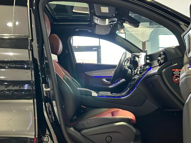 Mercedes-Benz GLC Coupe 2023 GLC 260 4MATIC coupe SUV interior photo 10