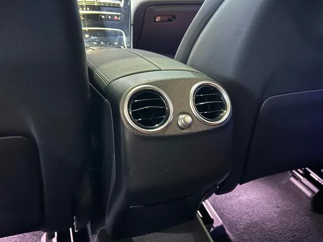 Mercedes-Benz GLC Coupe 2023 GLC 260 4MATIC coupe SUV interior photo 12