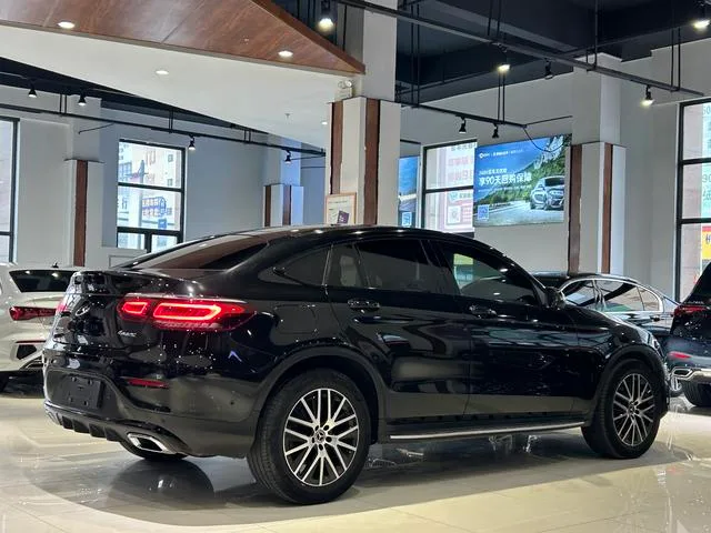 Mercedes-Benz GLC Coupe 2023 GLC 260 4MATIC coupe SUV interior photo 16