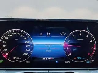 Mercedes-Benz C-Class 2022 C 200 L Sports version exterior photo 10 Mercedes-Benz C-Class 2022 C 200 L Sports version exterior photo 10