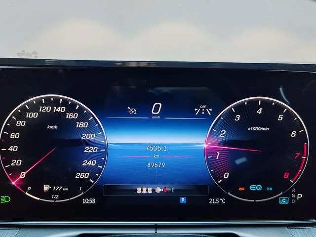 Mercedes-Benz C-Class 2022 C 200 L Sports version exterior photo 10 Mercedes-Benz C-Class 2022 C 200 L Sports version exterior photo 10