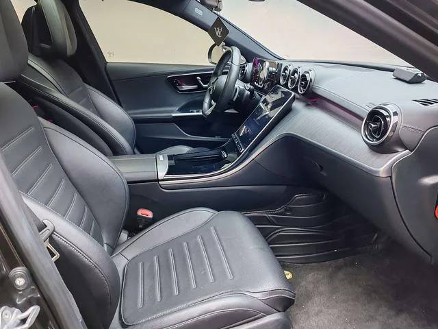 Mercedes-Benz C-Class 2022 C 200 L Sports version interior photo 14 Mercedes-Benz C-Class 2022 C 200 L Sports version interior photo 14
