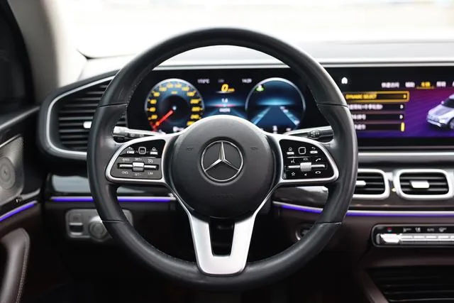 Mercedes-Benz GLE (Imported) 2023 GLE 350 4MATIC Estilo de moda interior foto 16 Mercedes-Benz GLE (Imported) 2023 GLE 350 4MATIC Estilo de moda interior foto 16