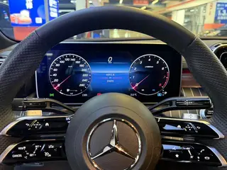 Mercedes-Benz C-Class 2023 C 200 L Sports version interior photo 10 Mercedes-Benz C-Class 2023 C 200 L Sports version interior photo 10