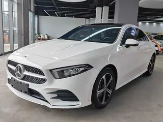 Mercedes-Benz A-Class 2022 Reforma A 200 L Edición de moda de coche deportivo exterior foto 1 Mercedes-Benz A-Class 2022 Reforma A 200 L Edición de moda de coche deportivo exterior foto 1
