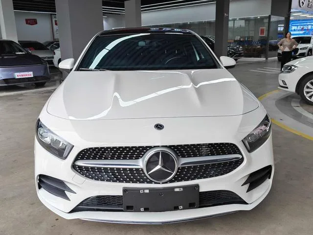 Mercedes-Benz A-Class 2022 Reforma A 200 L Edición de moda de coche deportivo exterior foto 2 Mercedes-Benz A-Class 2022 Reforma A 200 L Edición de moda de coche deportivo exterior foto 2