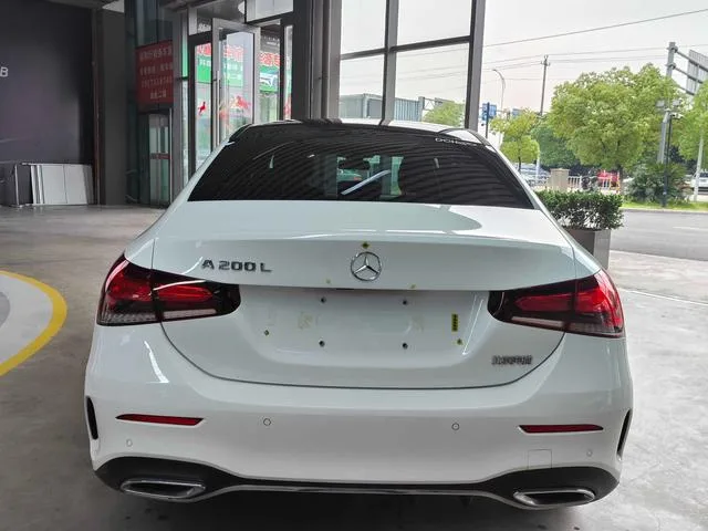 Mercedes-Benz A-Class 2022 Reforma A 200 L Edición de moda de coche deportivo exterior foto 5 Mercedes-Benz A-Class 2022 Reforma A 200 L Edición de moda de coche deportivo exterior foto 5