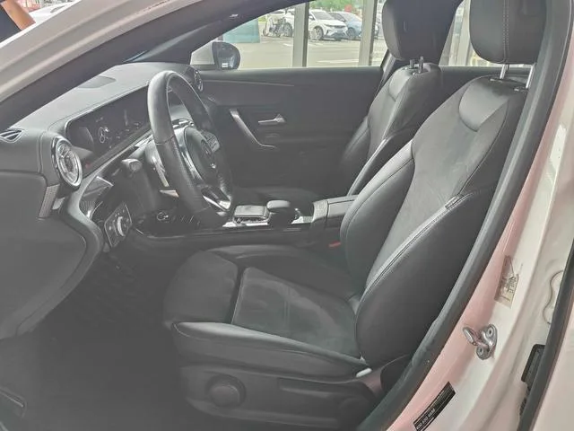 Mercedes-Benz A-Class 2022 Reforma A 200 L Edición de moda de coche deportivo exterior foto 7 Mercedes-Benz A-Class 2022 Reforma A 200 L Edición de moda de coche deportivo exterior foto 7