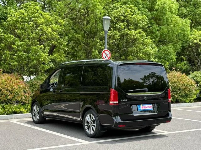 Mercedes-Benz V-Class 2021 V 260 Versión piloto exterior foto 5 Mercedes-Benz V-Class 2021 V 260 Versión piloto exterior foto 5