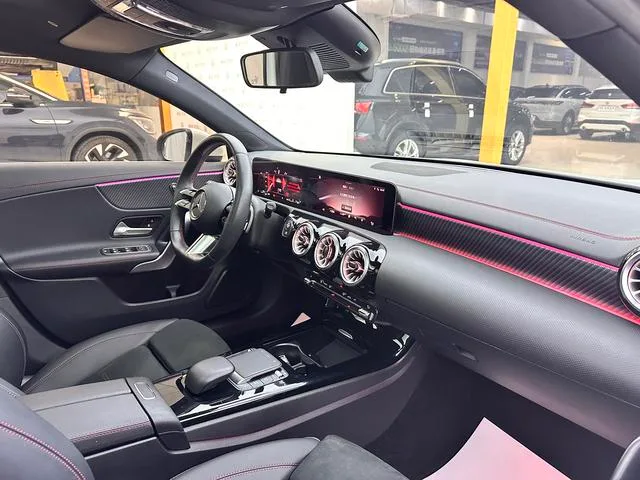 Mercedes-Benz A-Class 2023 A 200 L Edición de moda de coche deportivo interior foto 11 Mercedes-Benz A-Class 2023 A 200 L Edición de moda de coche deportivo interior foto 11