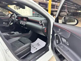 Mercedes-Benz A-Class 2023 A 200 L Edición de moda de coche deportivo interior foto 12 Mercedes-Benz A-Class 2023 A 200 L Edición de moda de coche deportivo interior foto 12