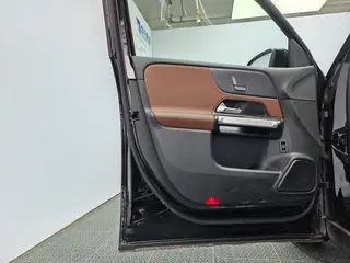 Mercedes-Benz GLB 2024 Restyling GLB 220 Dynamic interior photo 13 Mercedes-Benz GLB 2024 Restyling GLB 220 Dynamic interior photo 13
