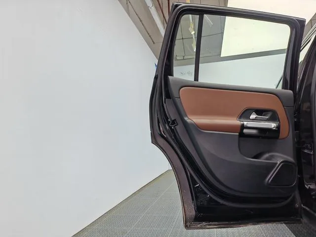 Mercedes-Benz GLB 2024 Restyling GLB 220 Dynamic interior photo 14 Mercedes-Benz GLB 2024 Restyling GLB 220 Dynamic interior photo 14