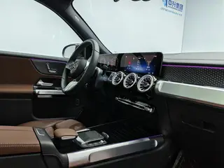 Mercedes-Benz GLB 2024 Restyling GLB 220 Dynamic interior photo 15 Mercedes-Benz GLB 2024 Restyling GLB 220 Dynamic interior photo 15