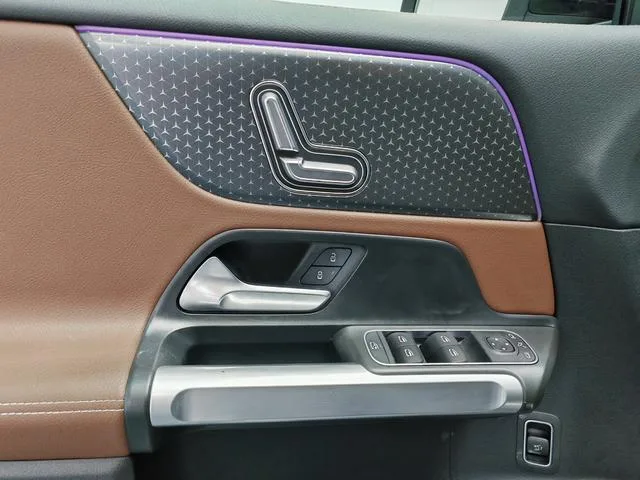 Mercedes-Benz GLB 2024 Restyling GLB 220 Dynamic interior photo 18 Mercedes-Benz GLB 2024 Restyling GLB 220 Dynamic interior photo 18