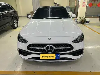Mercedes-Benz C-Class 2022 C 260 L Versión deportiva exterior foto 2