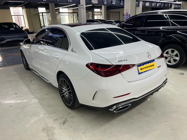 Mercedes-Benz C-Class 2022 C 260 L Versión deportiva exterior foto 6