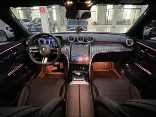 Mercedes-Benz C-Class 2022 C 260 L Versión deportiva exterior foto 7