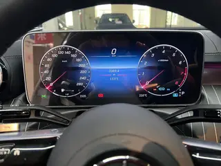 Mercedes-Benz C-Class 2022 C 260 L Versión deportiva interior foto 8