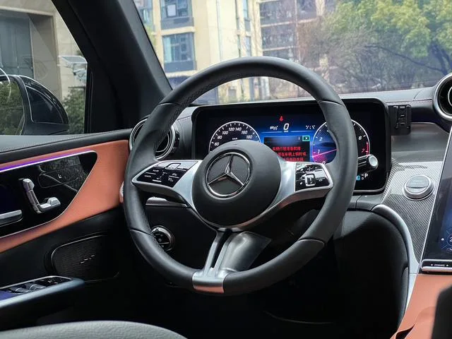 Mercedes-Benz GLC 2023 GLC 260 L 4MATIC Dinámico 5 Asiento interior foto 16 Mercedes-Benz GLC 2023 GLC 260 L 4MATIC Dinámico 5 Asiento interior foto 16