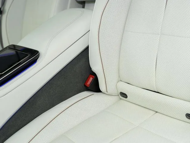 Mercedes-Benz Maybach GLS 2022 GLS 600 4MATIC Lishang Edition interior photo 15 Mercedes-Benz Maybach GLS 2022 GLS 600 4MATIC Lishang Edition interior photo 15