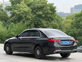 Mercedes-Benz C-Class 2023 C 200 L Versión deportiva exterior foto 5 Mercedes-Benz C-Class 2023 C 200 L Versión deportiva exterior foto 5