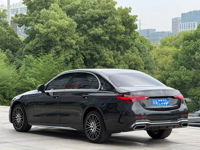 Mercedes-Benz C-Class 2023 C 200 L Versión deportiva exterior foto 5 Mercedes-Benz C-Class 2023 C 200 L Versión deportiva exterior foto 5