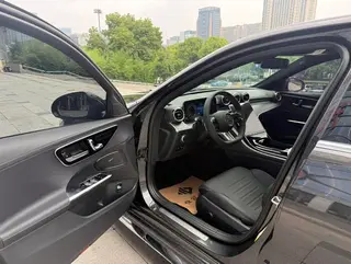 Mercedes-Benz C-Class 2023 C 200 L Versión deportiva interior foto 10 Mercedes-Benz C-Class 2023 C 200 L Versión deportiva interior foto 10