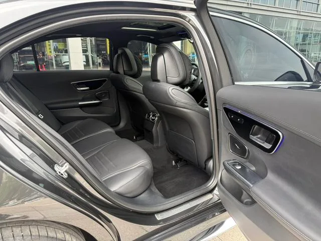 Mercedes-Benz C-Class 2023 C 200 L Versión deportiva interior foto 14 Mercedes-Benz C-Class 2023 C 200 L Versión deportiva interior foto 14