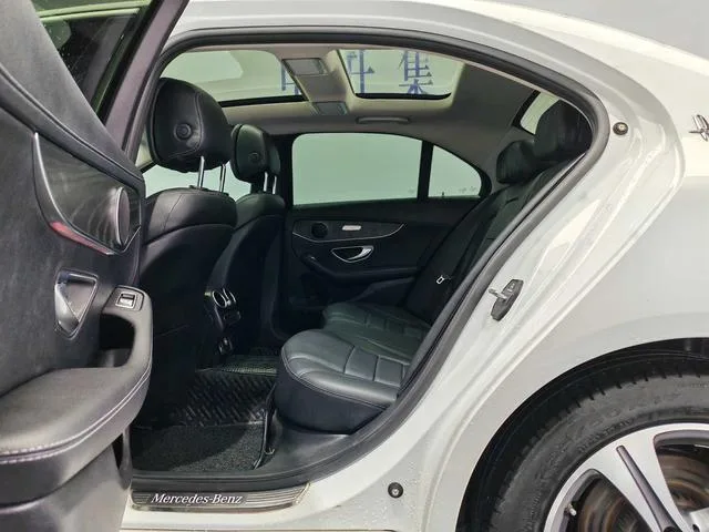 Mercedes-Benz C-Class 2021 C 260 L Sports version interior photo 12